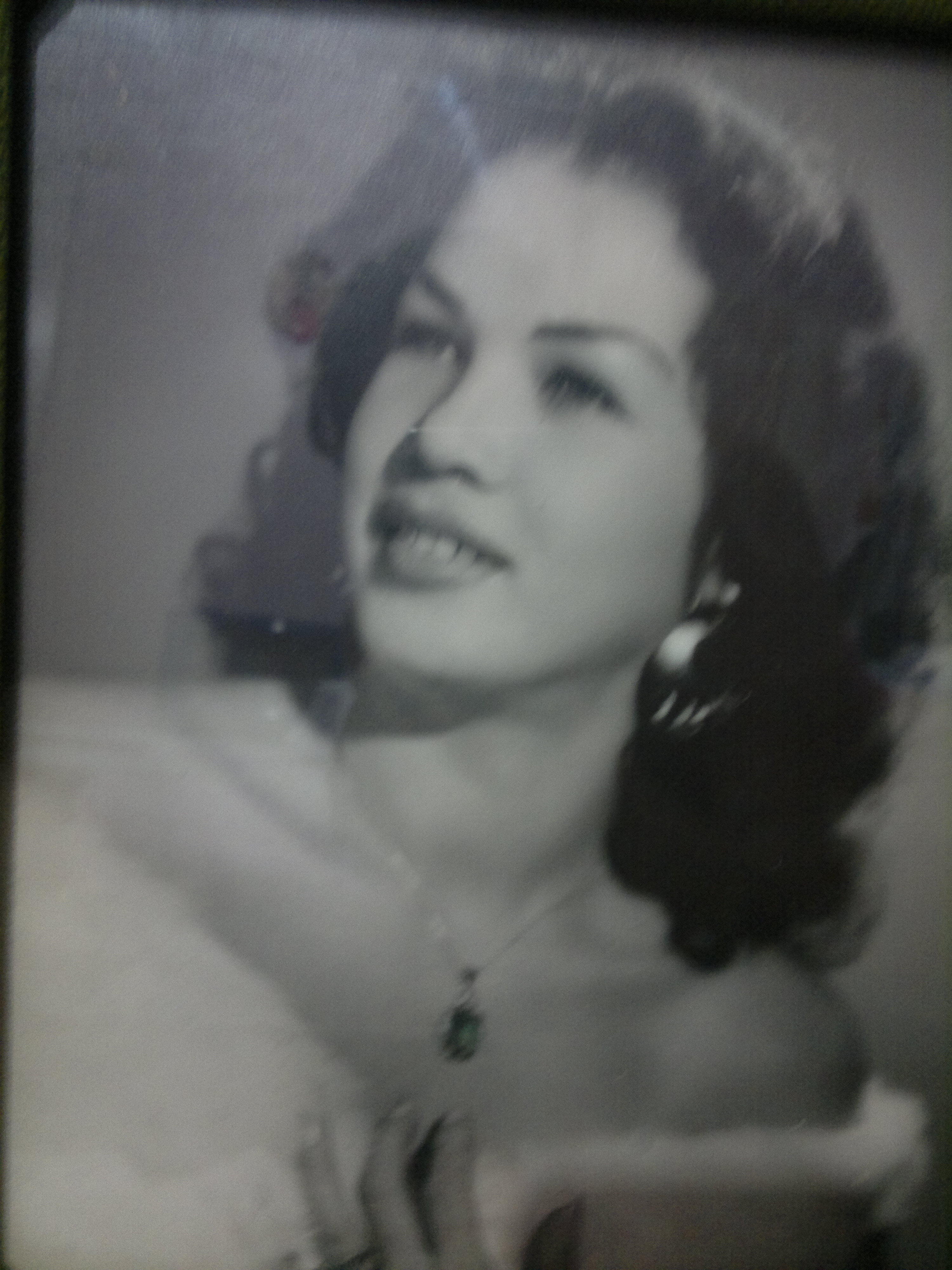 ABUELA.jpg