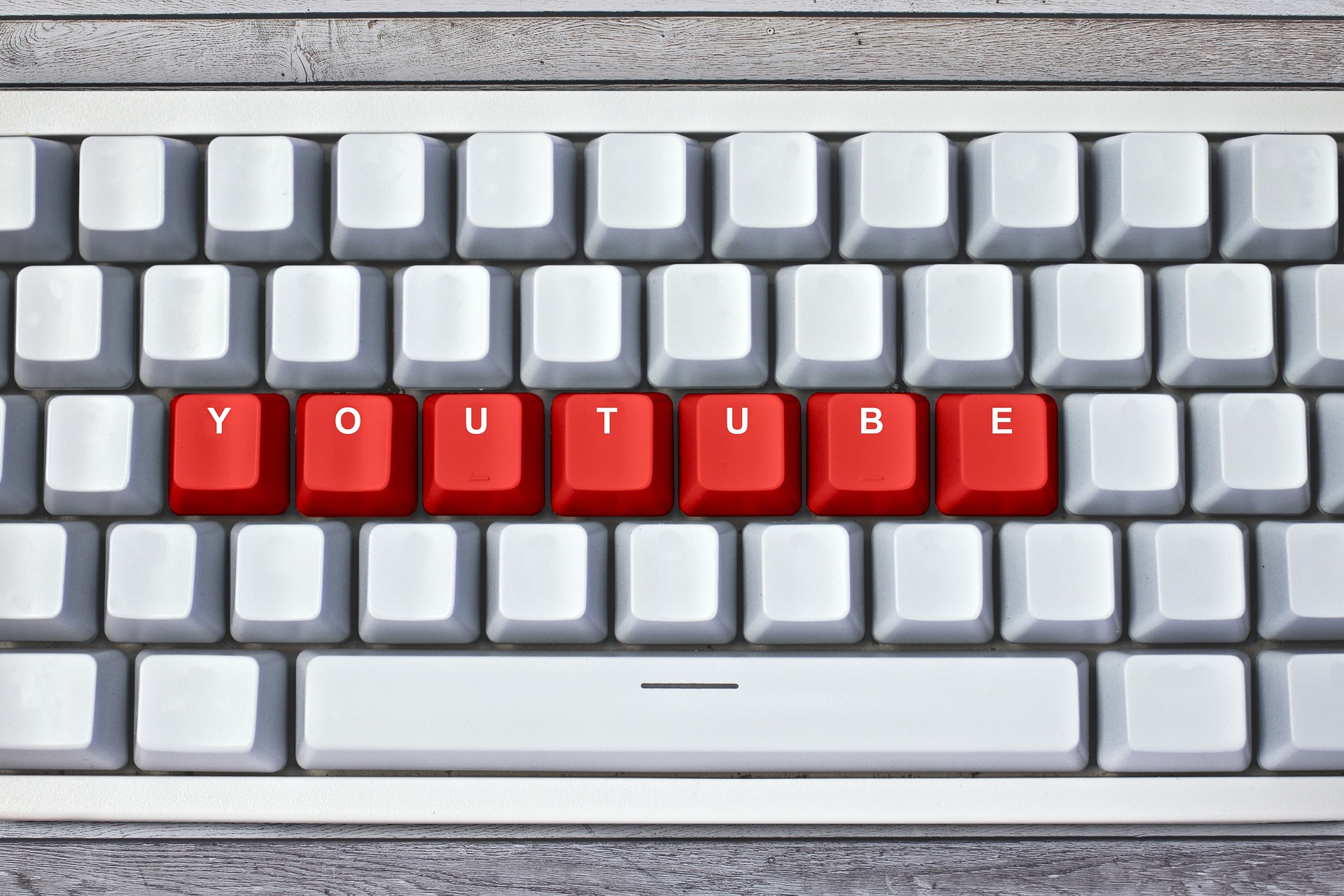 keyboard-7059010_1920.jpg
