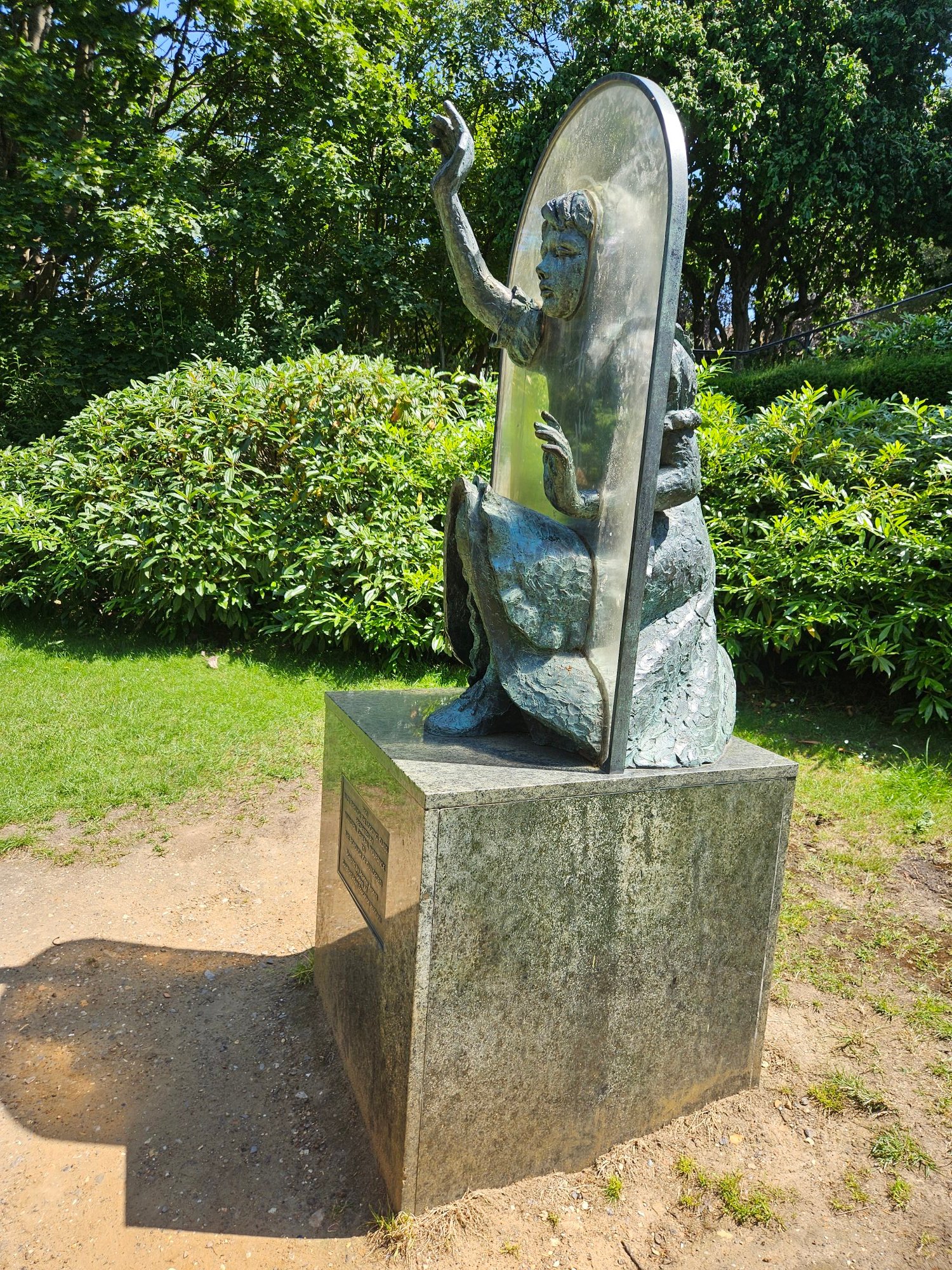 17850405716558745219316383575152.jpg