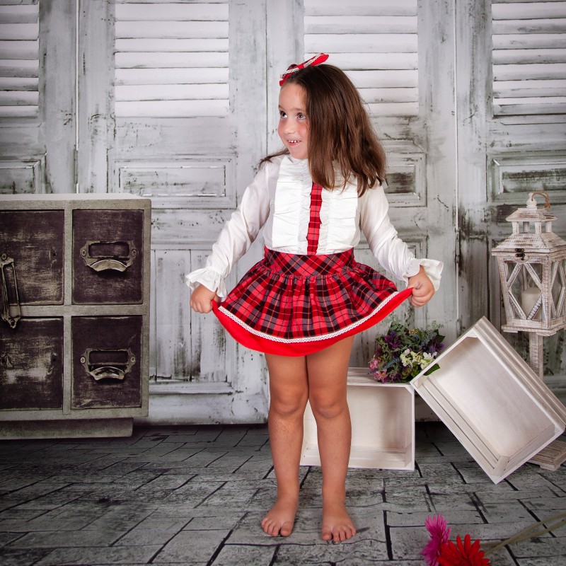 conjunto-nina-cuadros-rojos-y-negros.jpg