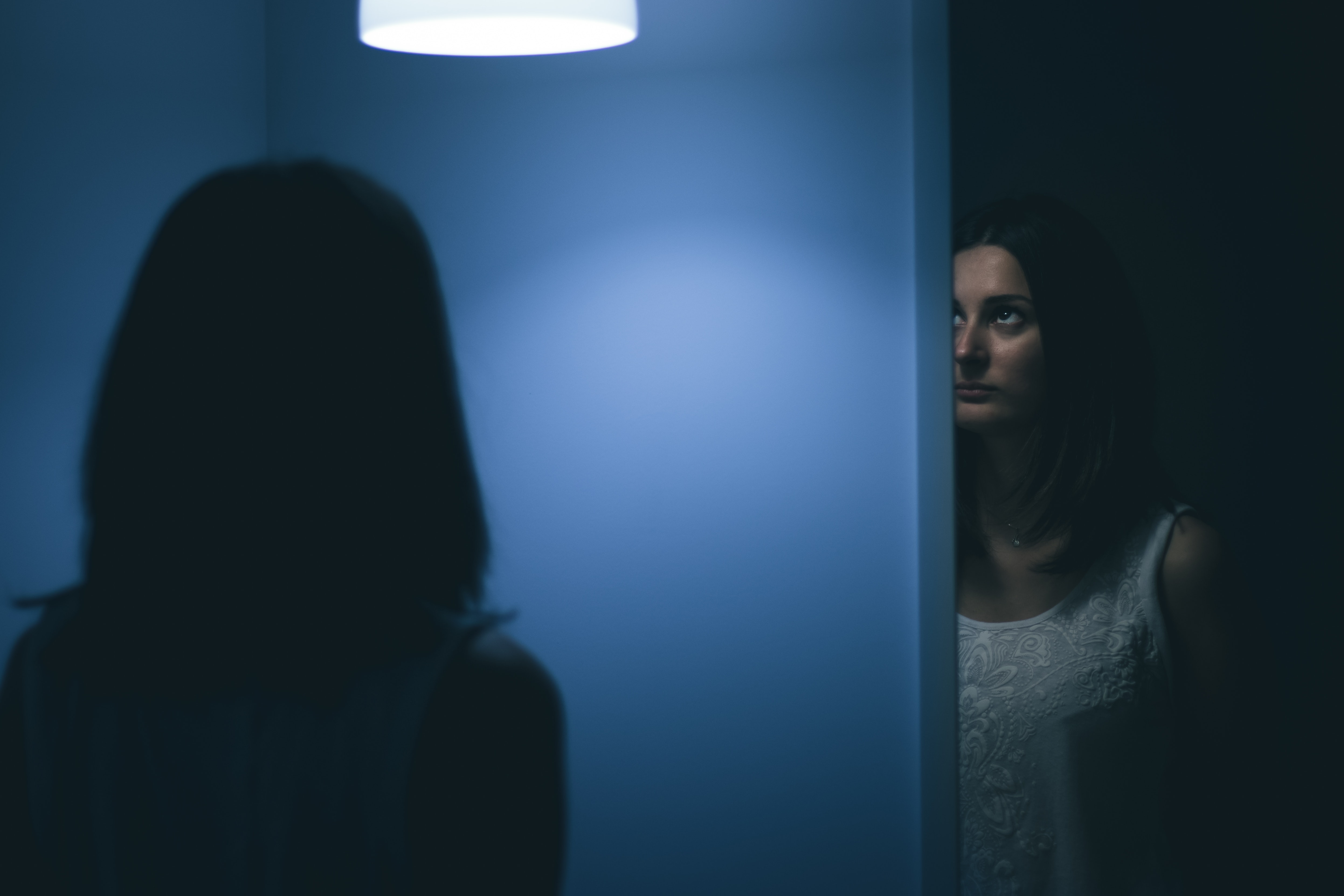 blue-ceiling-lamp-girl-1340599.jpg