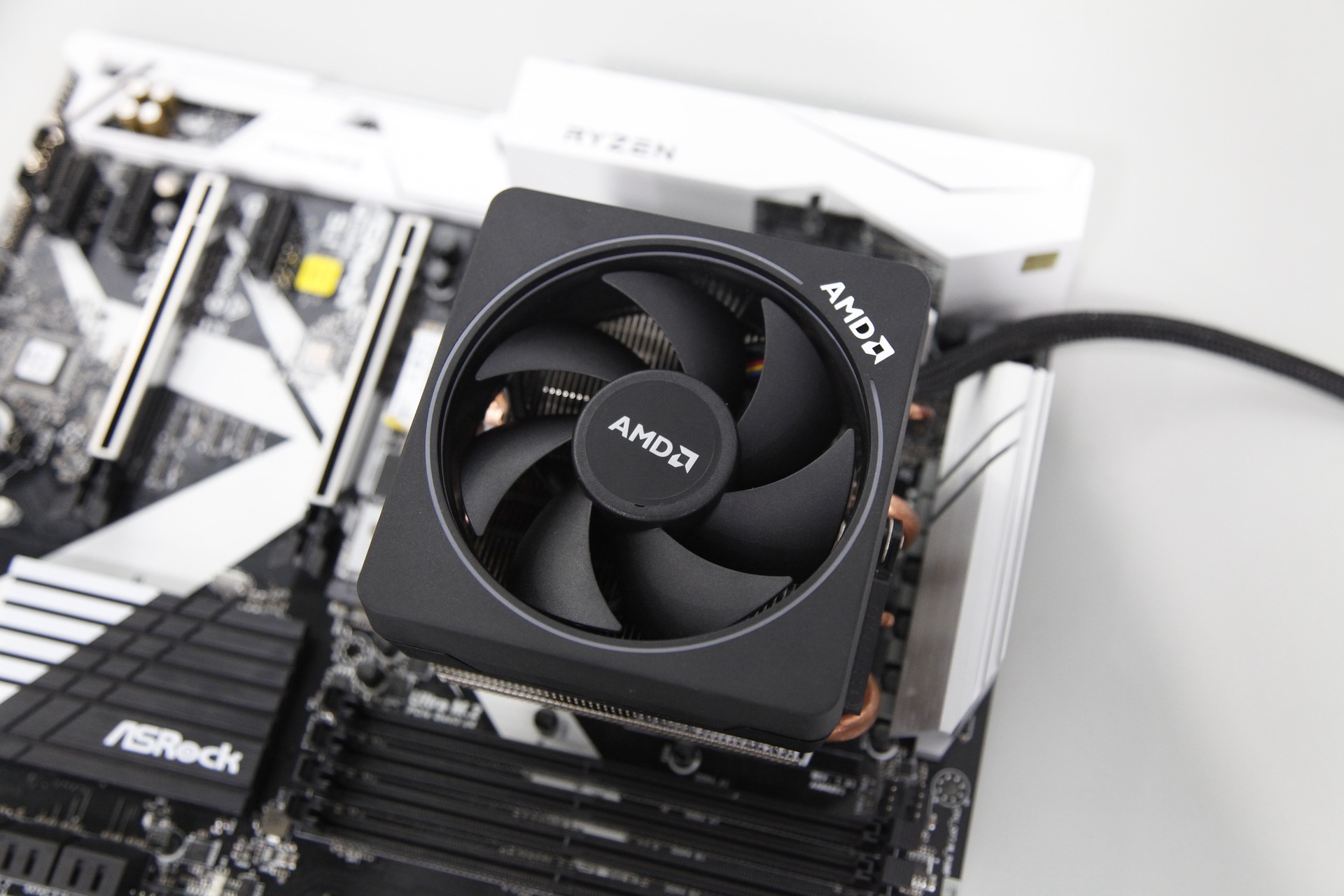 cpu-2283438_1920.jpg