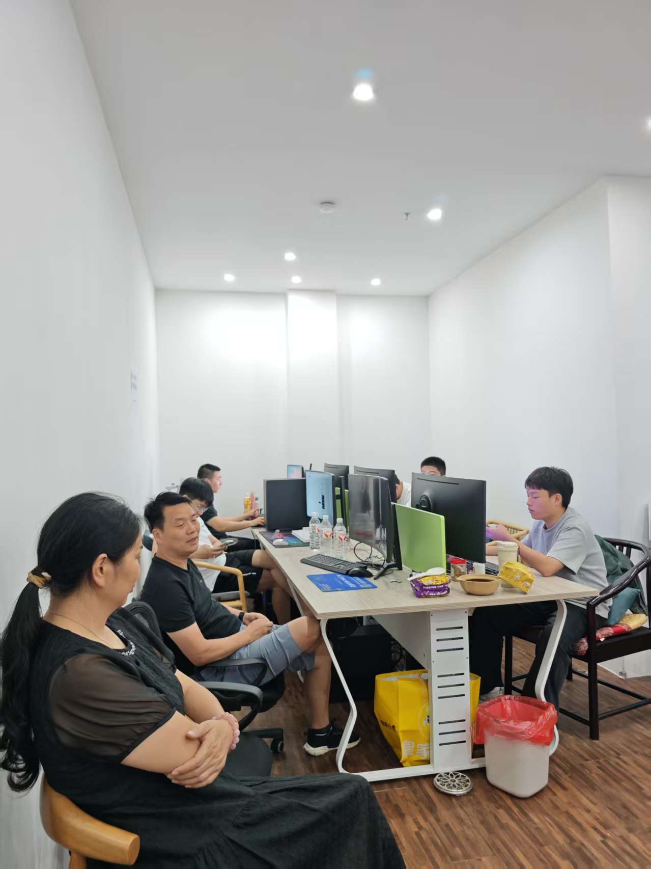 微信图片_20251119235809_229_273.jpg
