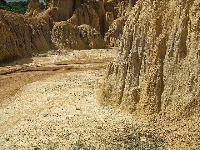 Hundición_de_Yay,_Desierto_Estado_Lara,_Venezuela.JPG
