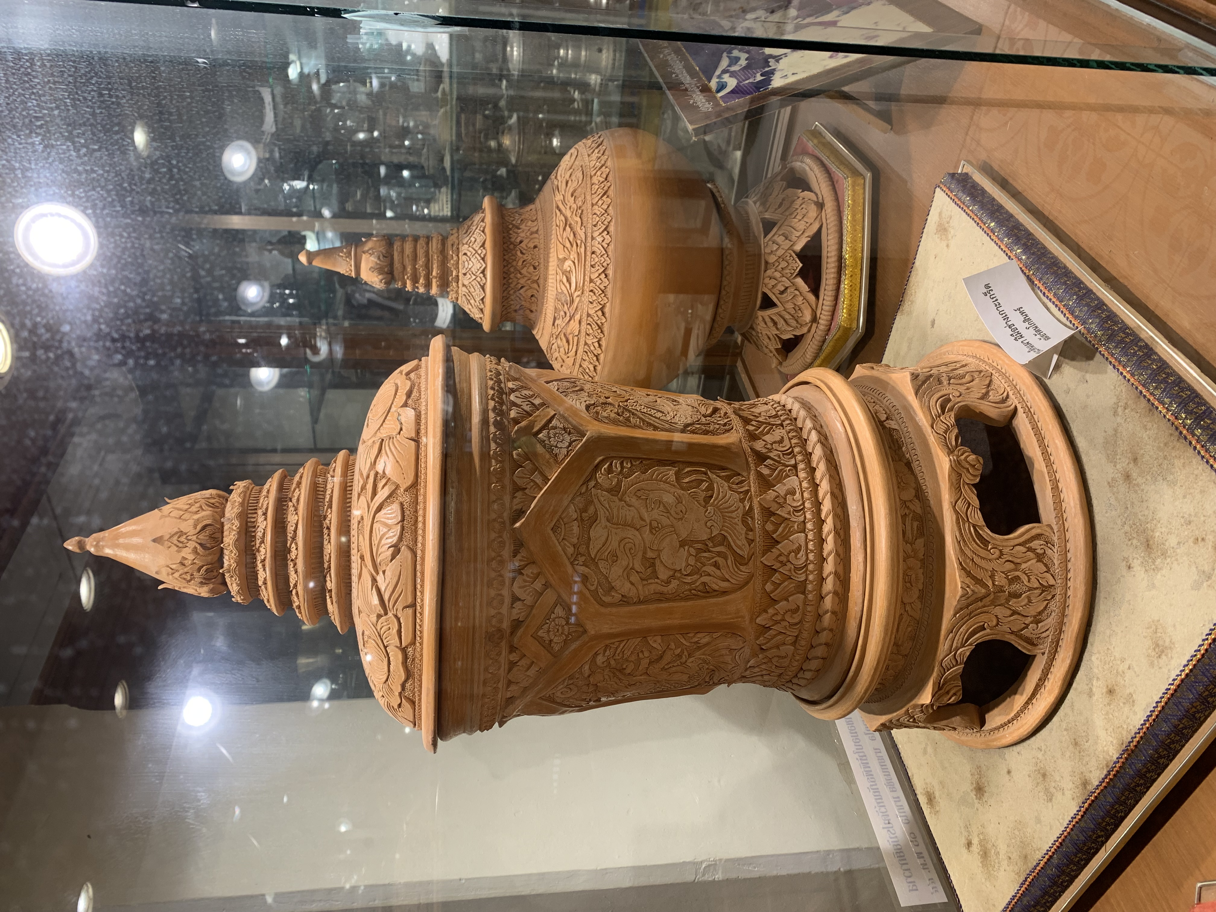Thai Ceramics Exhibition Hall16.jpg