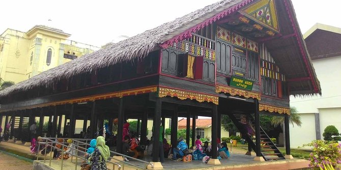 desain-artistik-rumoh-aceh-tahan-segala-bencana.jpg
