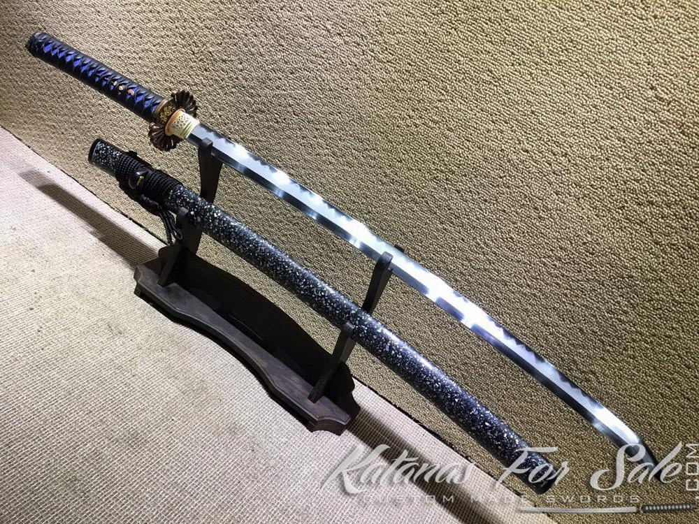 T10-Folded-Clay-Tempered-Steel-Samurai-Katana-with-Feather-Hadori-Polish008.jpg