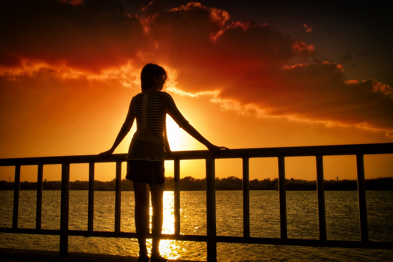 sunset-2200007_1280.jpg