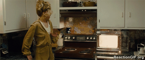 GIF-American-Hustle-cooking-fail-failure-fire-flames-Jennifer-Lawrence-microwave-GIF.gif