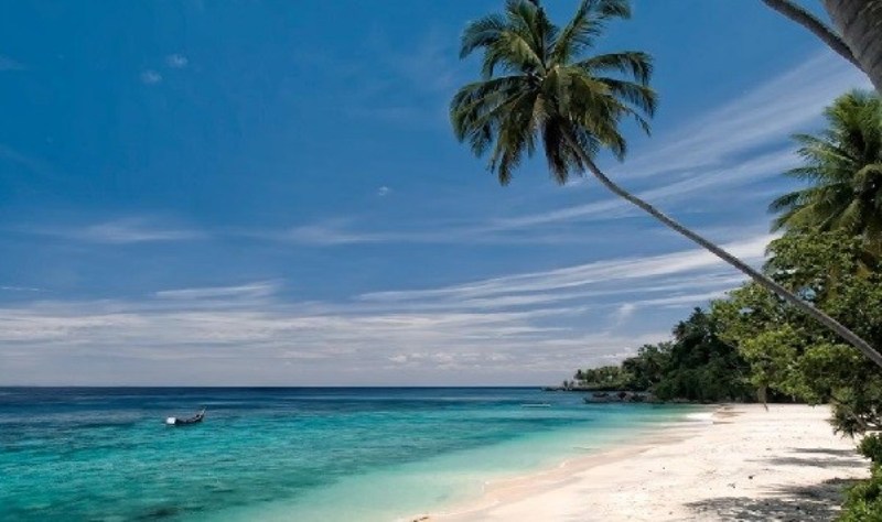 pantai-sumur-tiga.jpg
