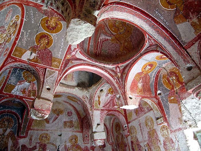 Yusuf-Koç-Kilisesi-göreme1.jpg