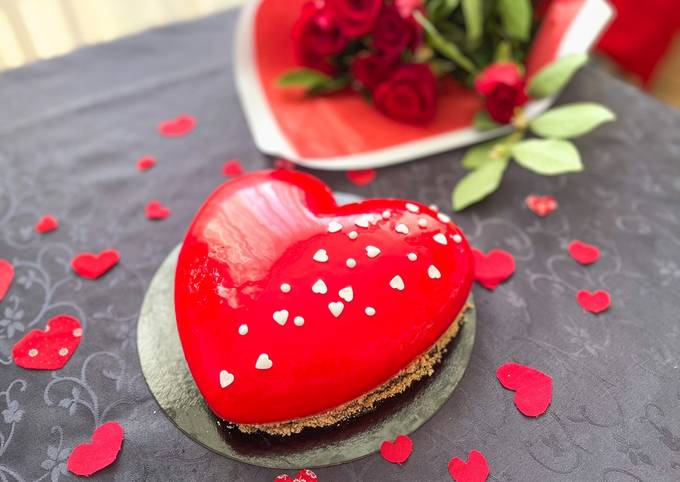 gateau-miroir-en-forme-de-coeur-3d-fourre-a-la-fraise-et-a-la-mousse-a-la-vanille-photo-principale-de-la-recette.jpg