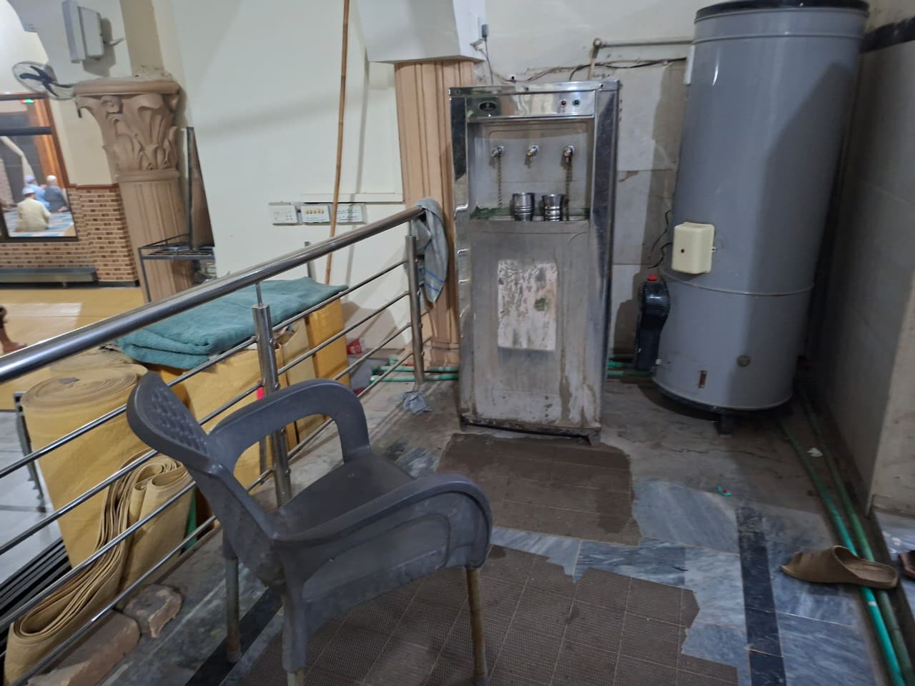 seat for drinking water.jpeg