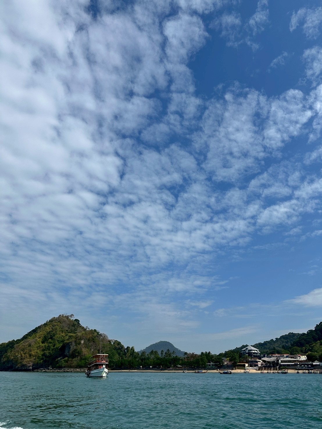 Railay Beach3.jpg
