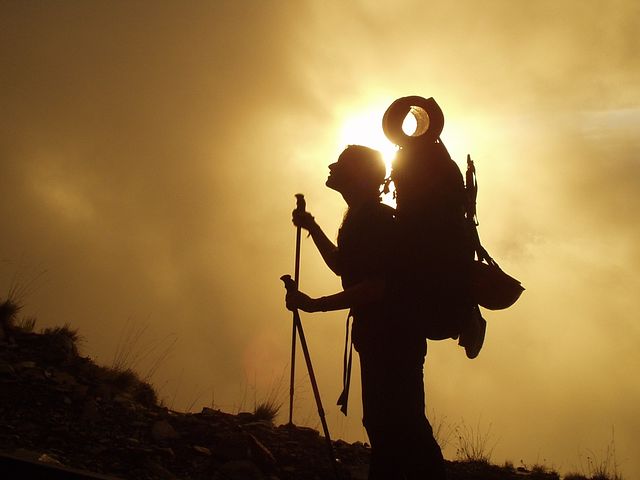 trekking-245311__480.jpg