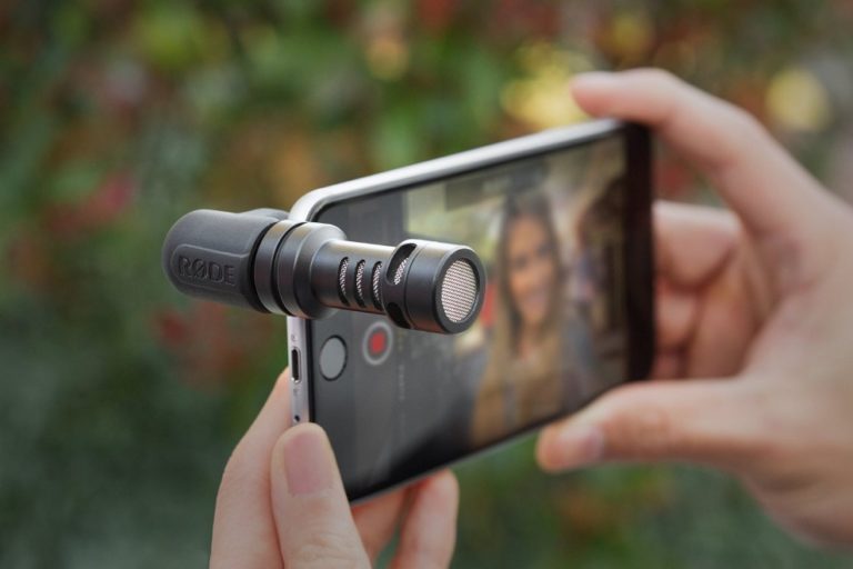 Rode-VideoMic-Me-Directional-Microphone-for-Smart-Phones-4-768x512.jpg