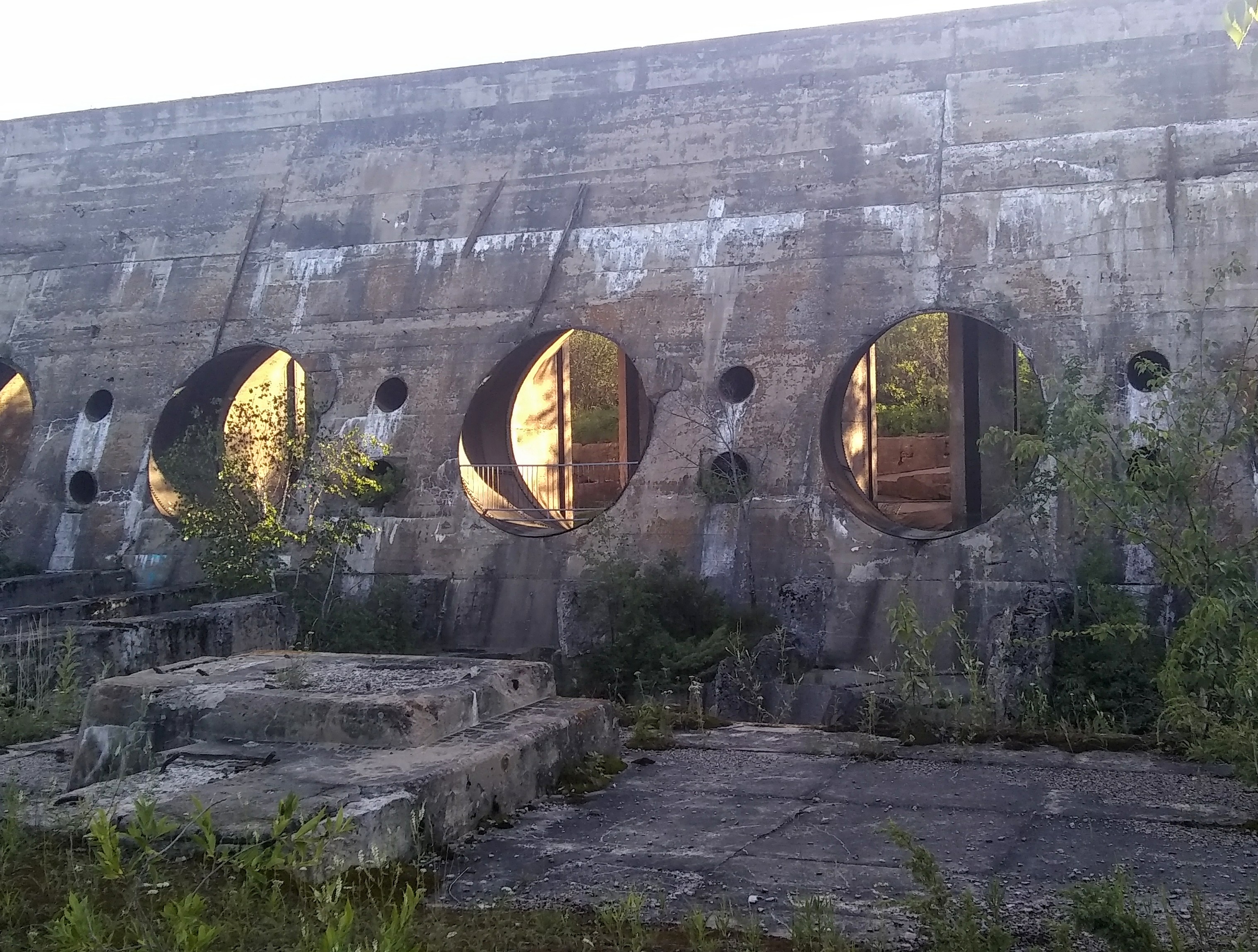 Pinawa Dam 4.jpg