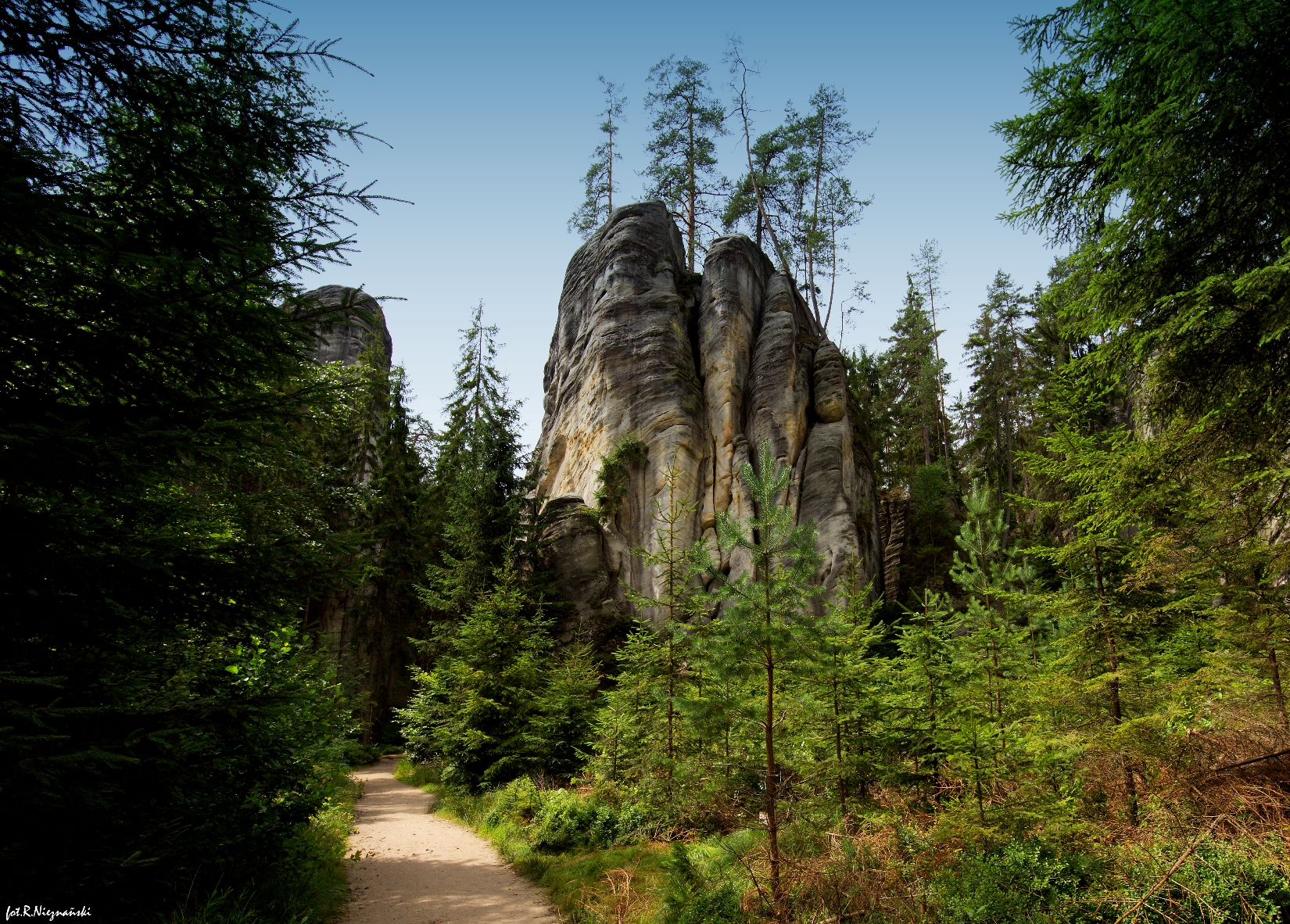 в скале чехия