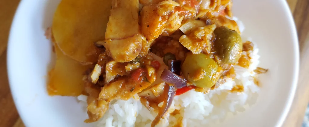 how-to-make-puerto-rican-bacalao-la-vizcaina.webp