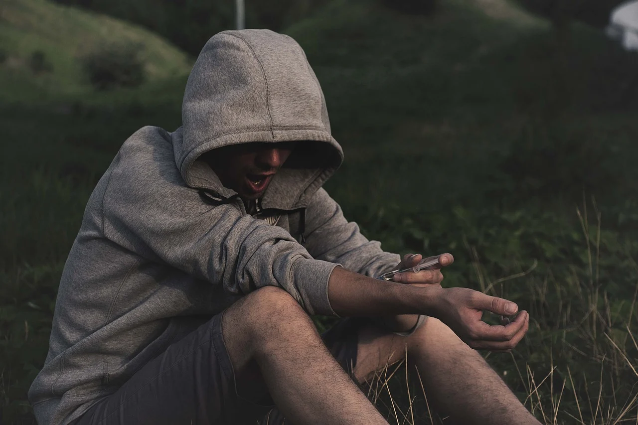 addict-2713620_1280.webp