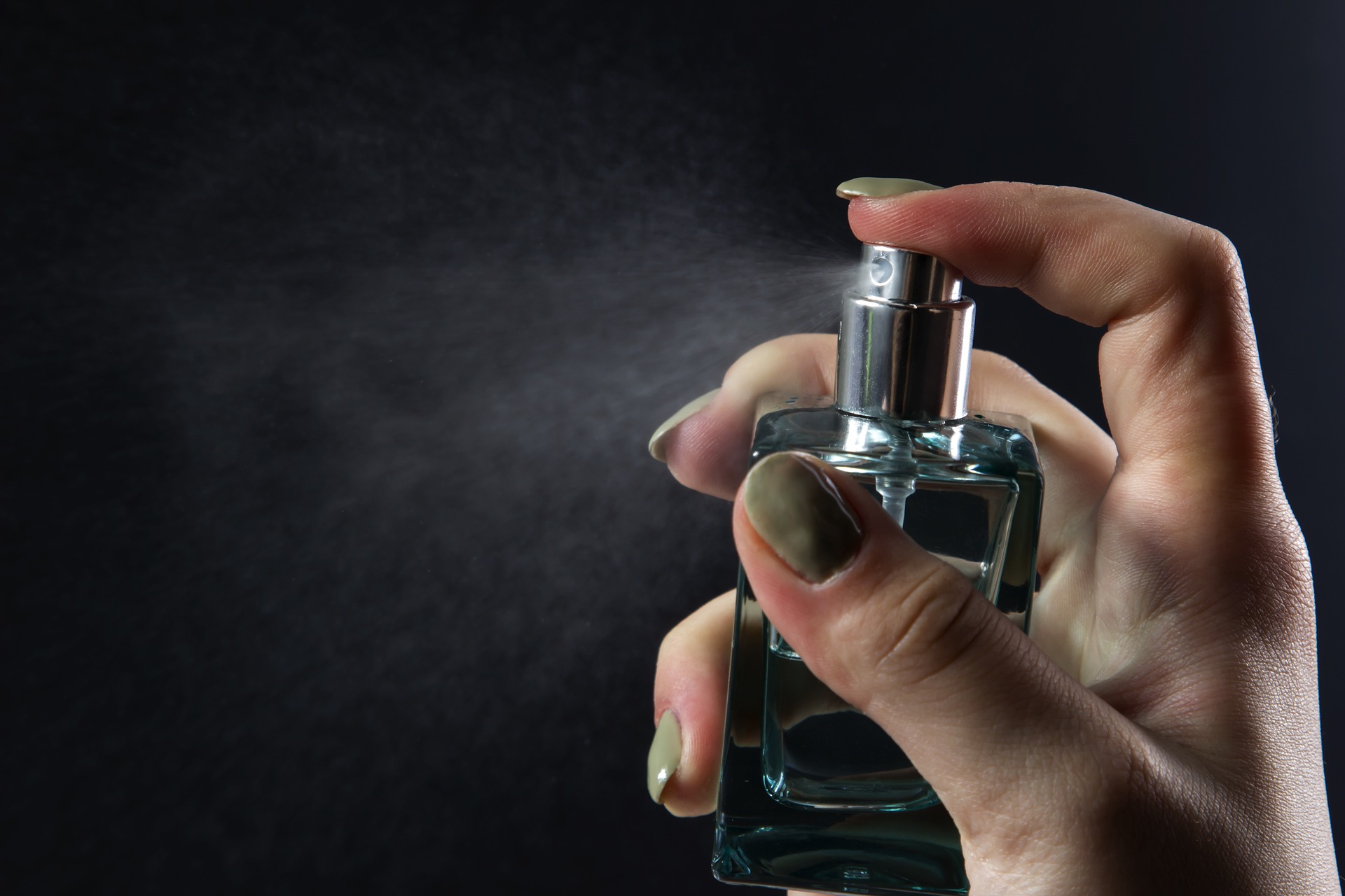 eau-de-toilette-6399434_1920.jpg