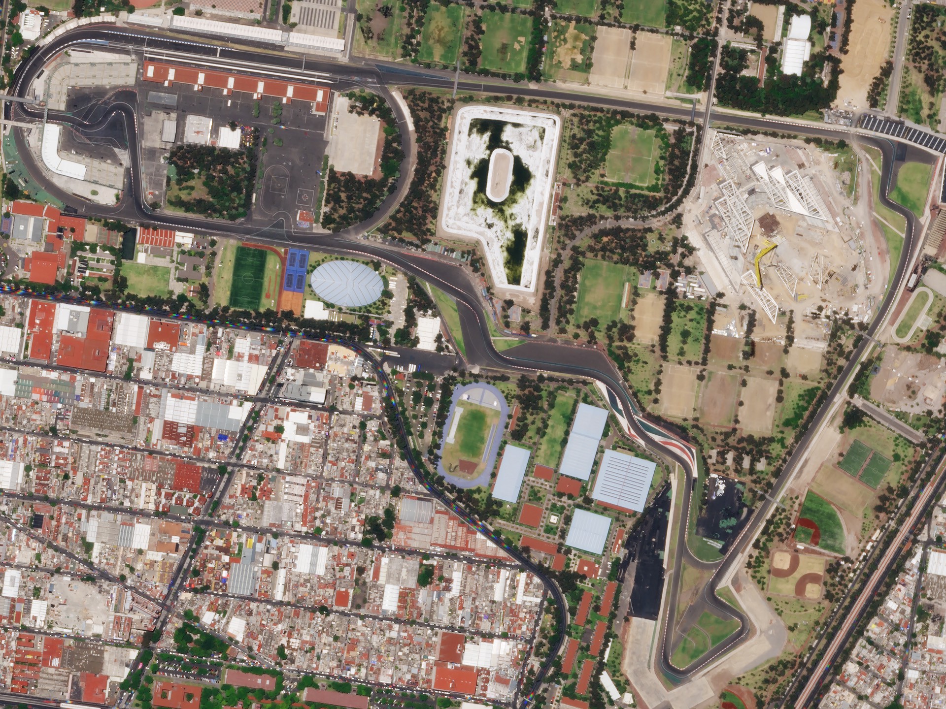 Autódromo_Hermanos_Rodríguez.jpg