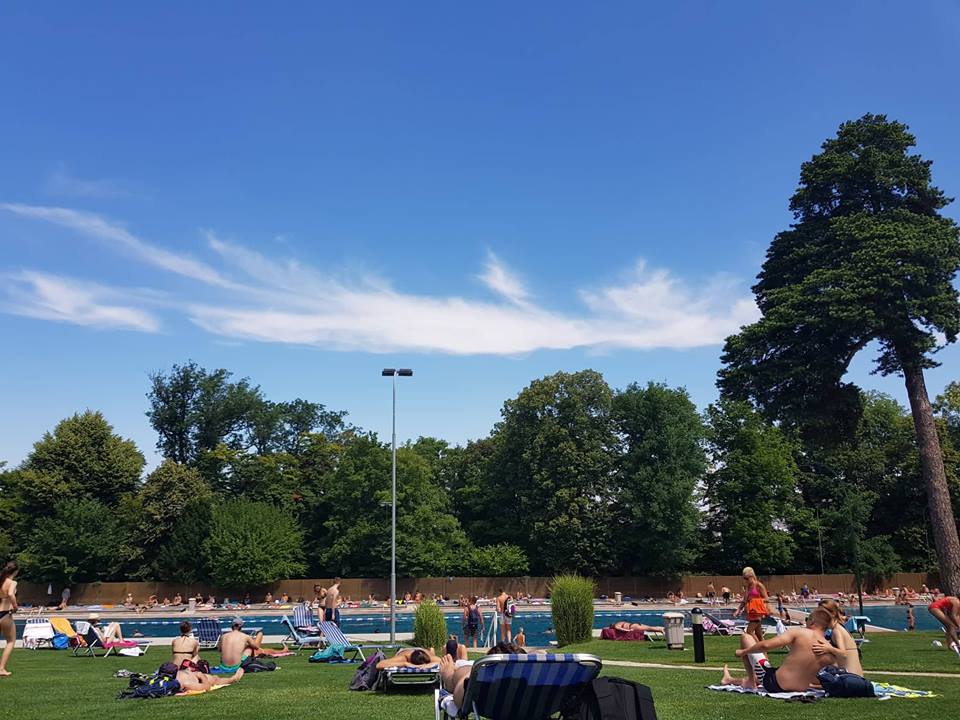schönbrunner bad liege.jpg