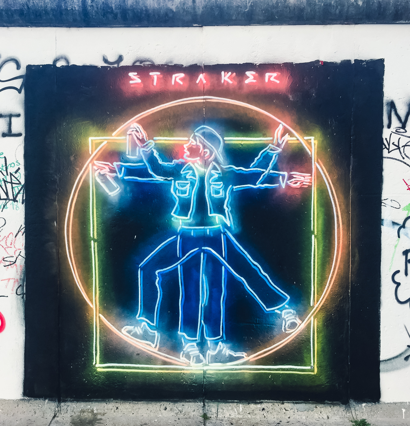 Fake Neon Lights With Spray Paint By Straker