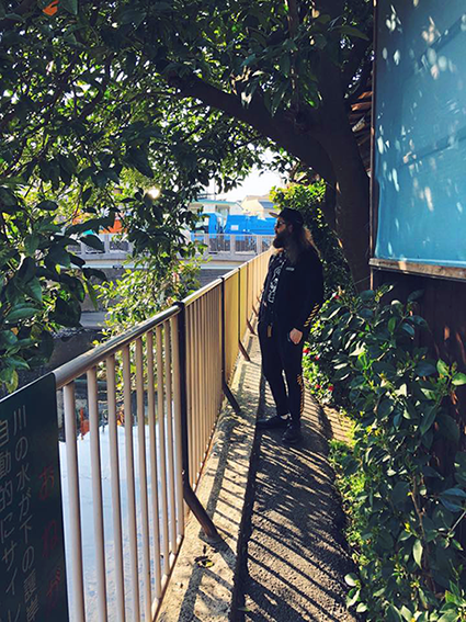 balcony_smaller_3.png