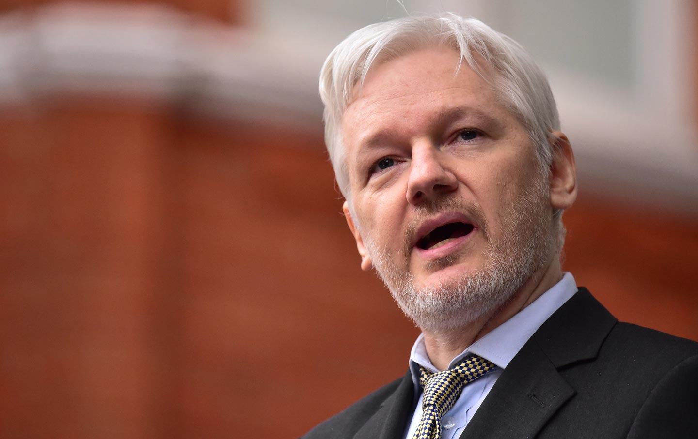 Julian_Assange_ap_img.jpg