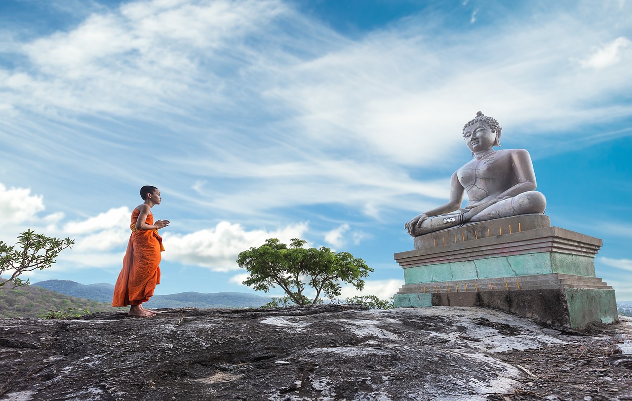 monk-1782432_1280.jpg