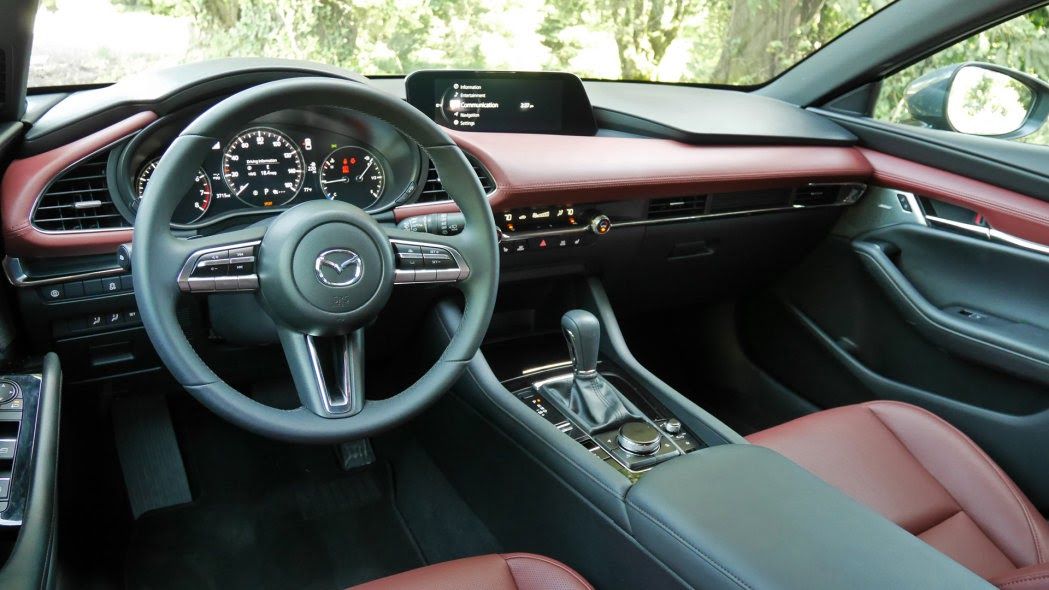 Mazda-3-Int (1).jpg