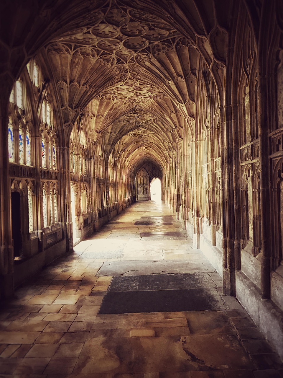 cathedral-2286910_1280.jpg