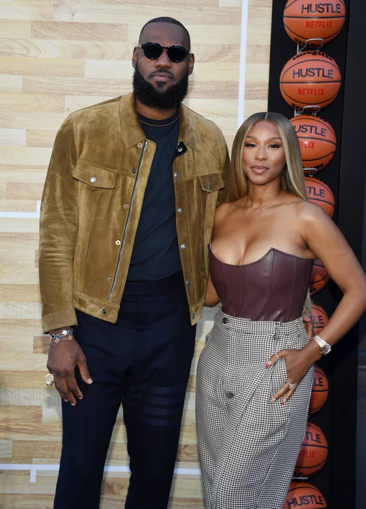 lebron-savannah-james-hustle-movie-premiere (4).webp