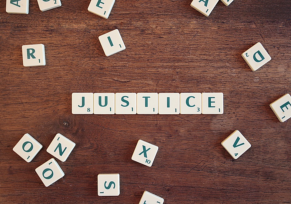 justice-2755765_960_720.jpg