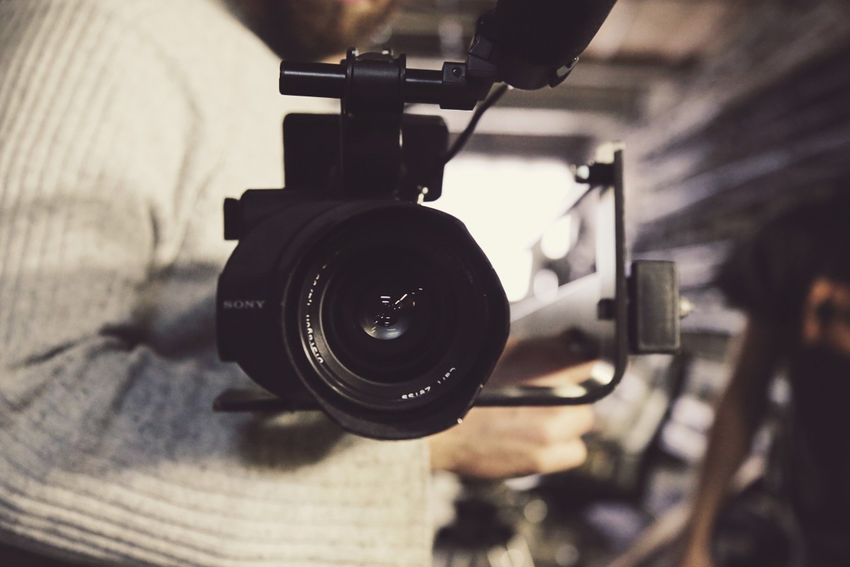 camera_equipment_filming_hobby_lens_photo_photographer_recording-925084.jpg!d.jpg