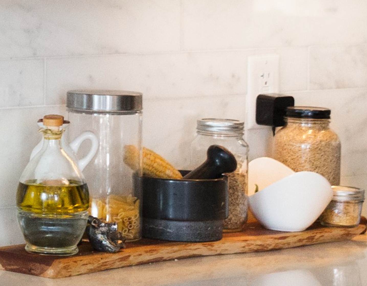 gas-cooking-range-in-a-large-home-kitchen.jpg