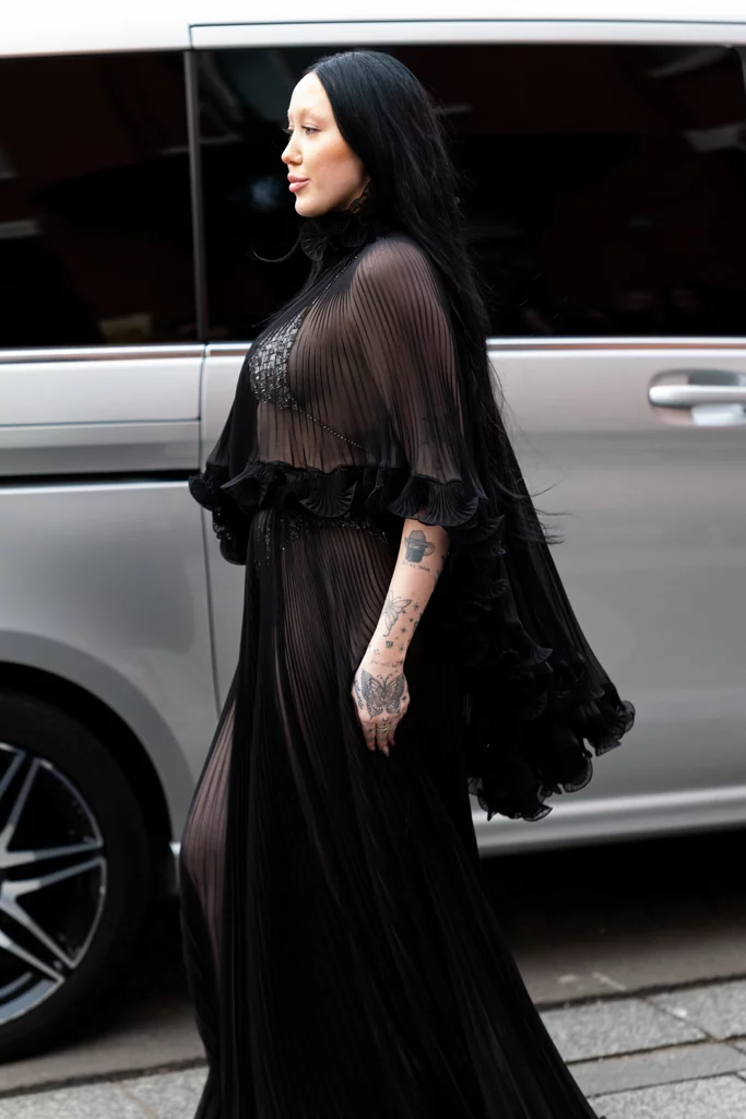 noah-cyrus-alexandre-vauthier-dress-paris-fashion-week (3).webp