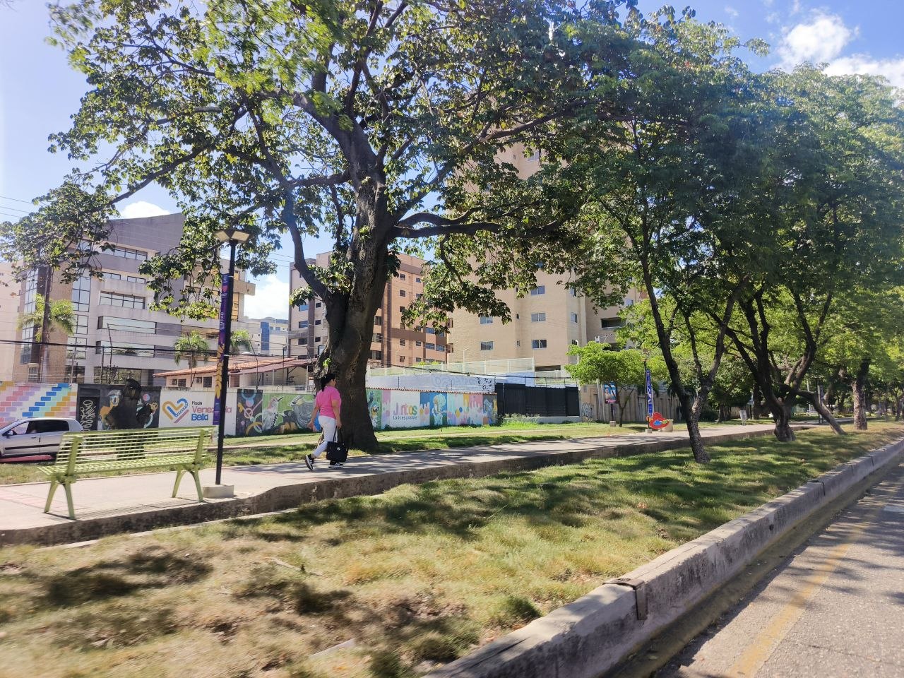 1001354528.jpg