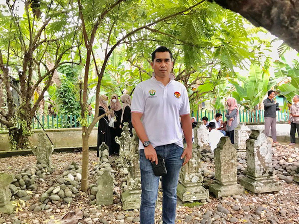 Makam Putroe Neng_07.jpg