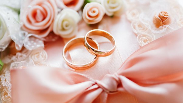 Do girls prefer rose gold jewelry .jpg