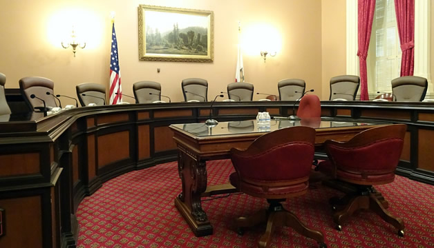 committee-room-1022791_1280.jpg