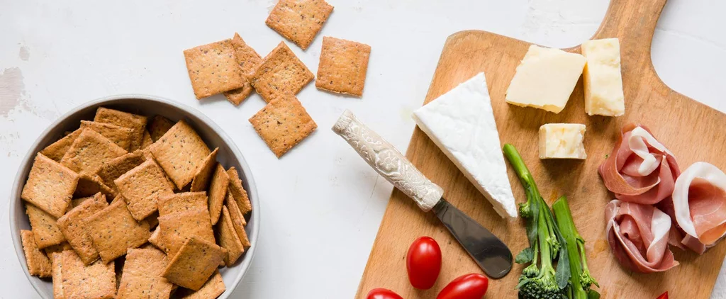 Best-Low-Carb-Crackers.webp