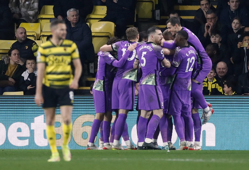 master_7V7l2t4R7z_1743_pemain_tottenham_hotspur_merayakan_gol_davinson_sanchez_ke_gawang_watford_foto_reuters_paul_childs.jpeg