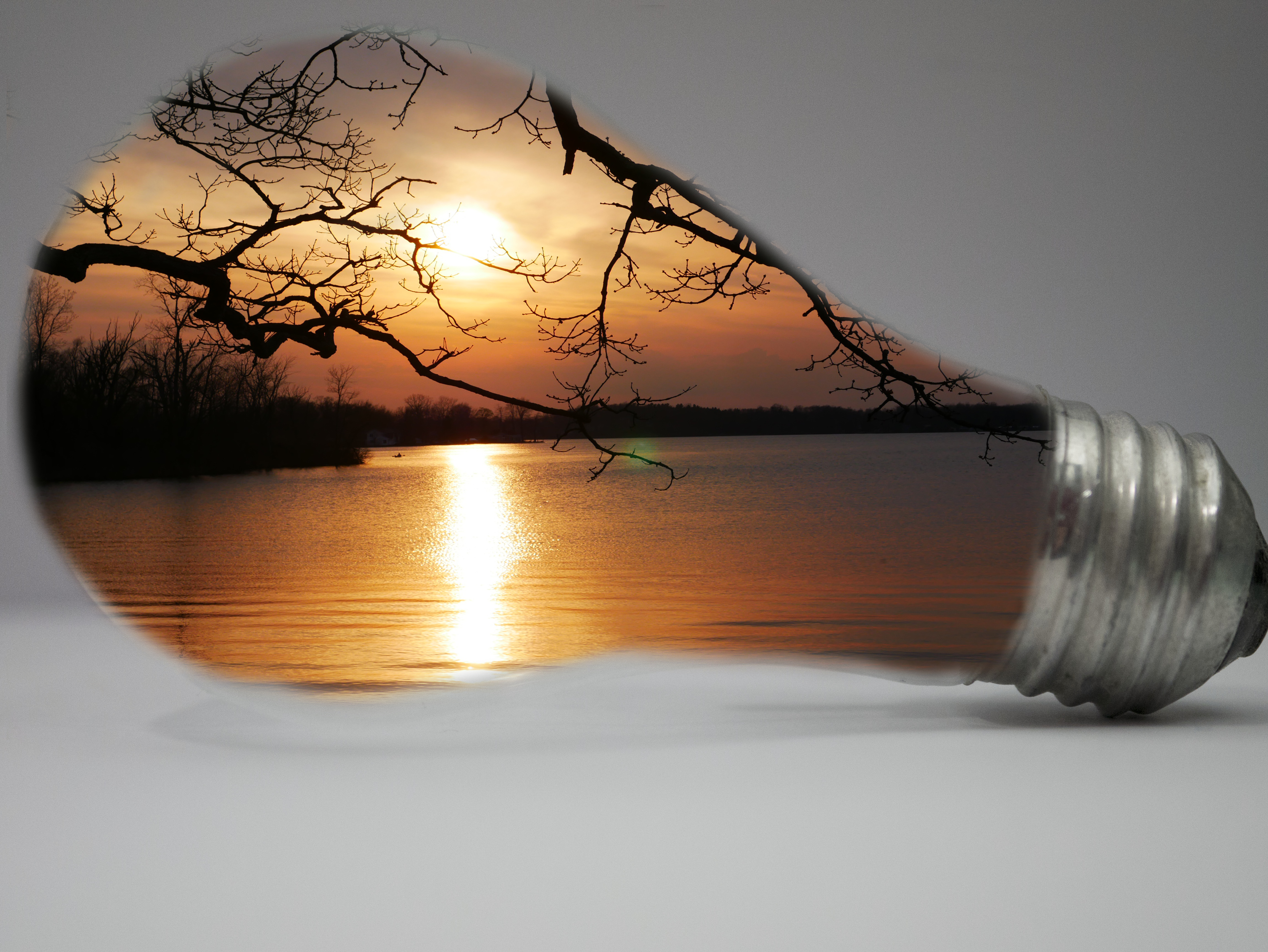 Empty_BulB_sunset.jpg
