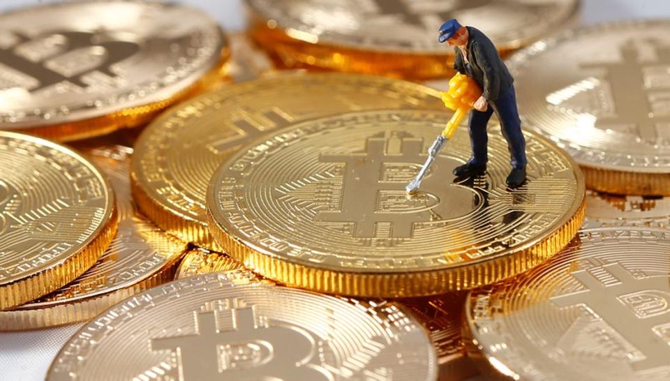 representations-picture-virtual-figure-currency-illustration-bitcoin_a87bc124-f882-11e7-b42e-2d533d154b0f.jpg