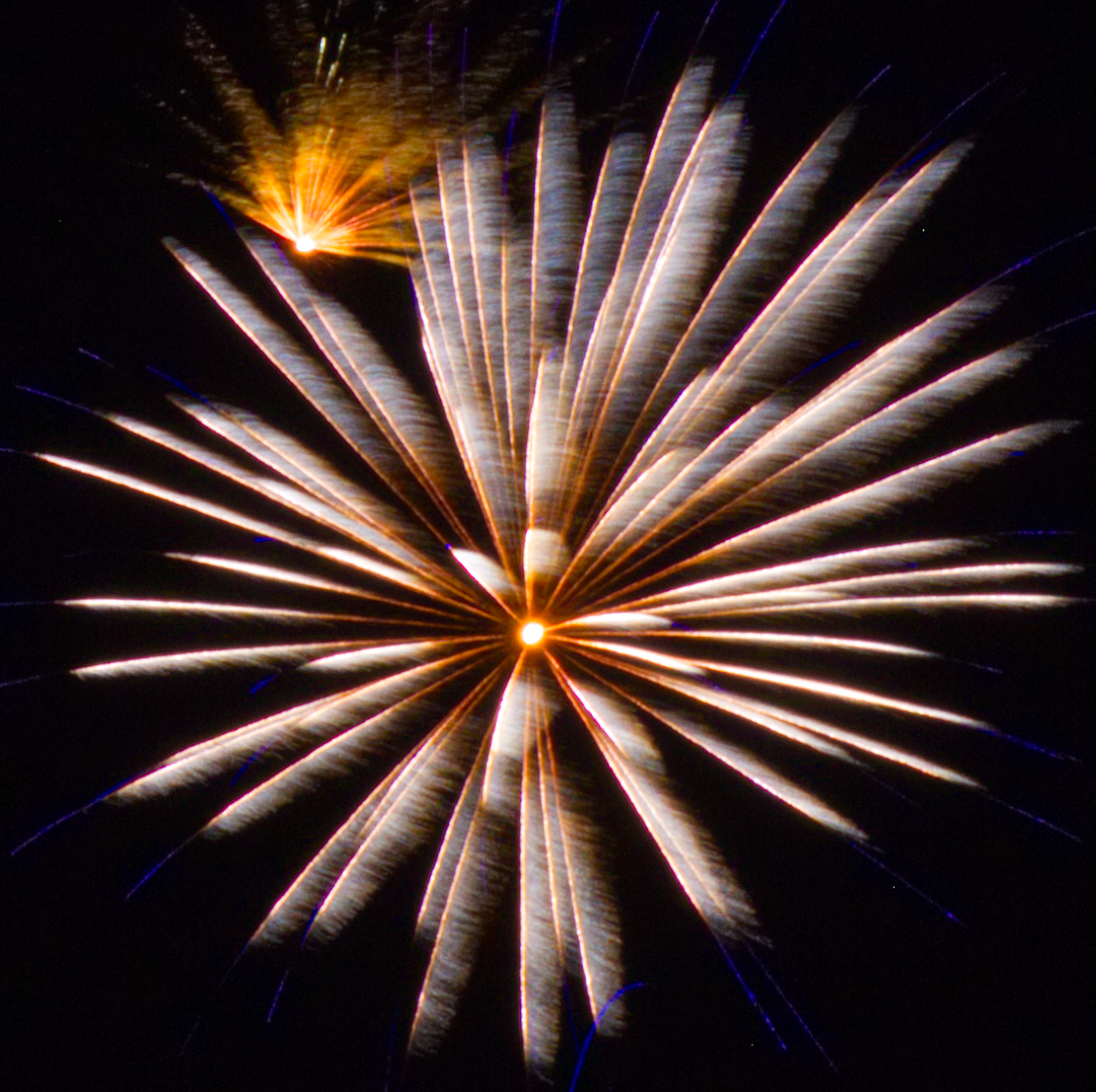 transcriptjunky Steemit 100 follower milestone fireworks.png