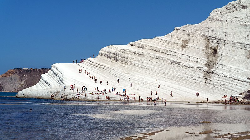 800px-Scala_dei_Turchi,_Realmonte_AG,_Sicily,_Italy_-_panoramio_(1).jpg