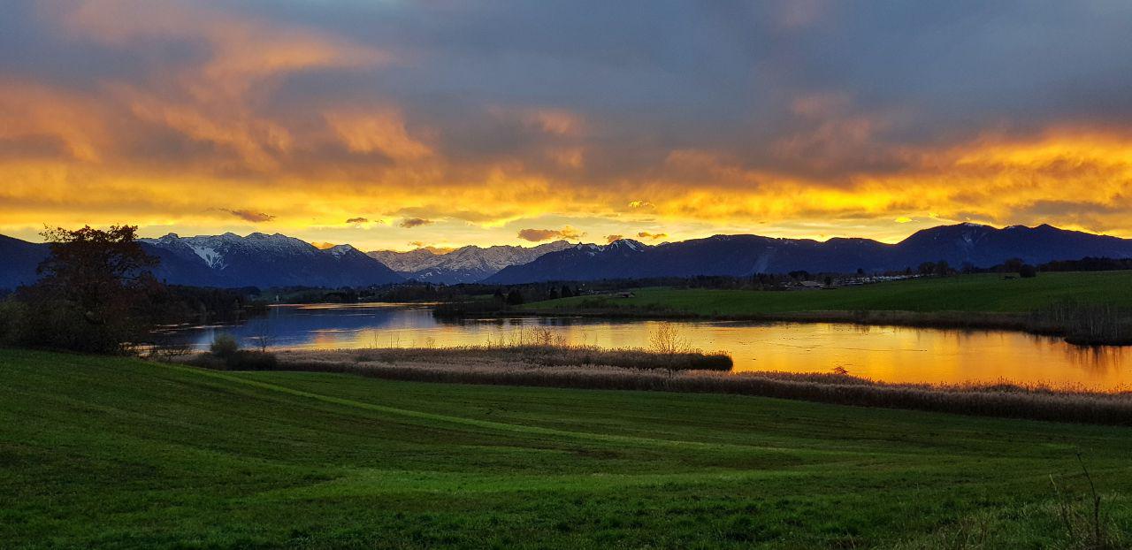 Sonnenuntergang Riegsee.jpg