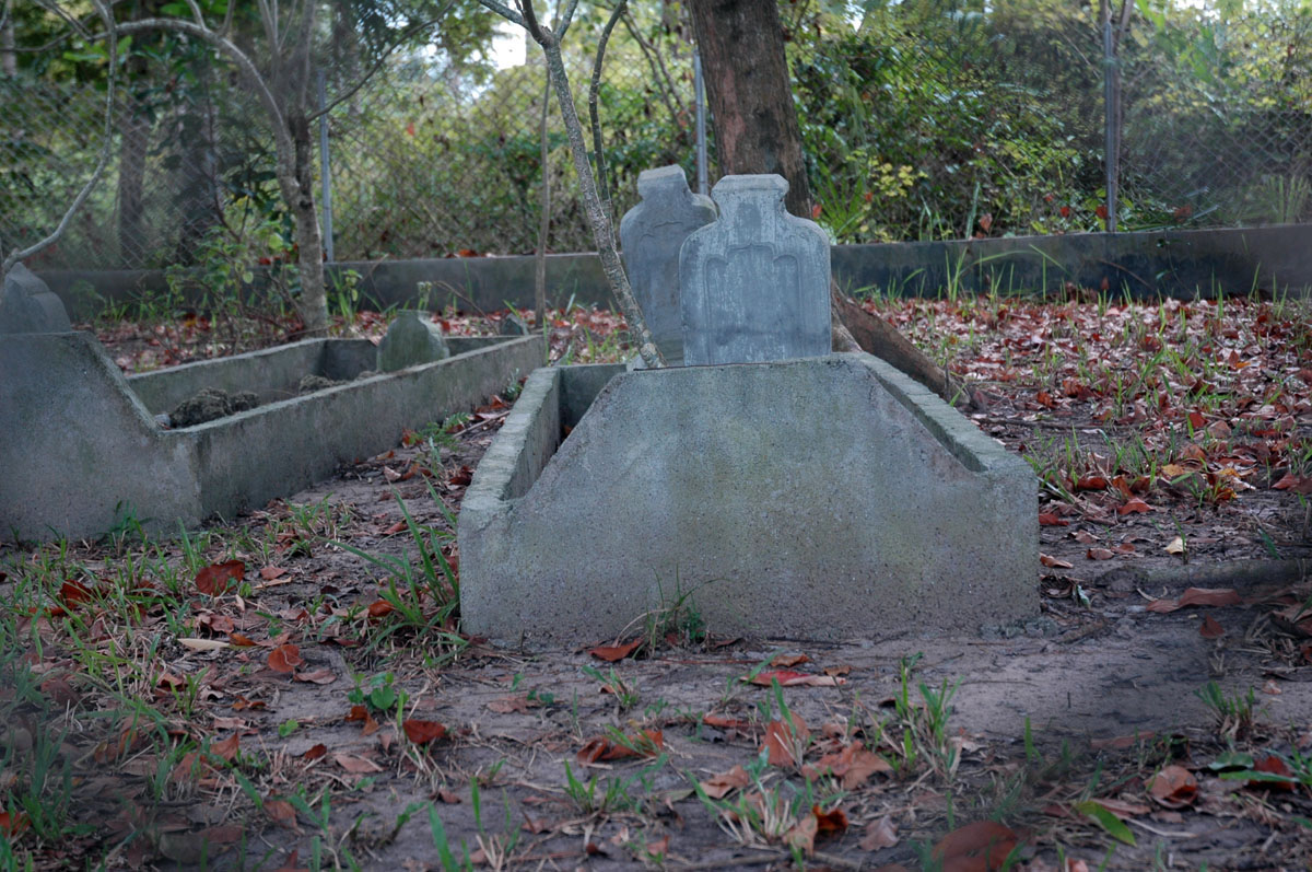 Makam Syiah Hudam_01@GRASINDO.jpg